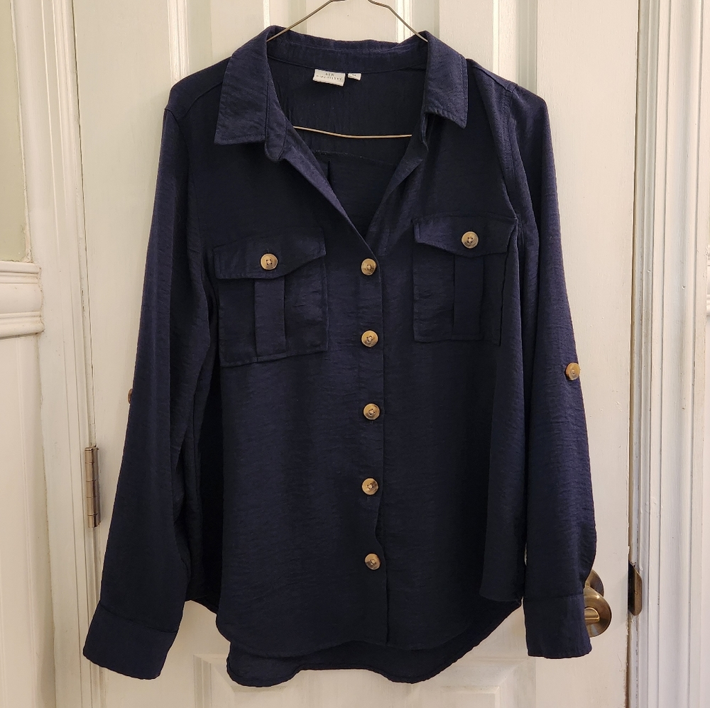 HP🥳Navy Button Up Shirt